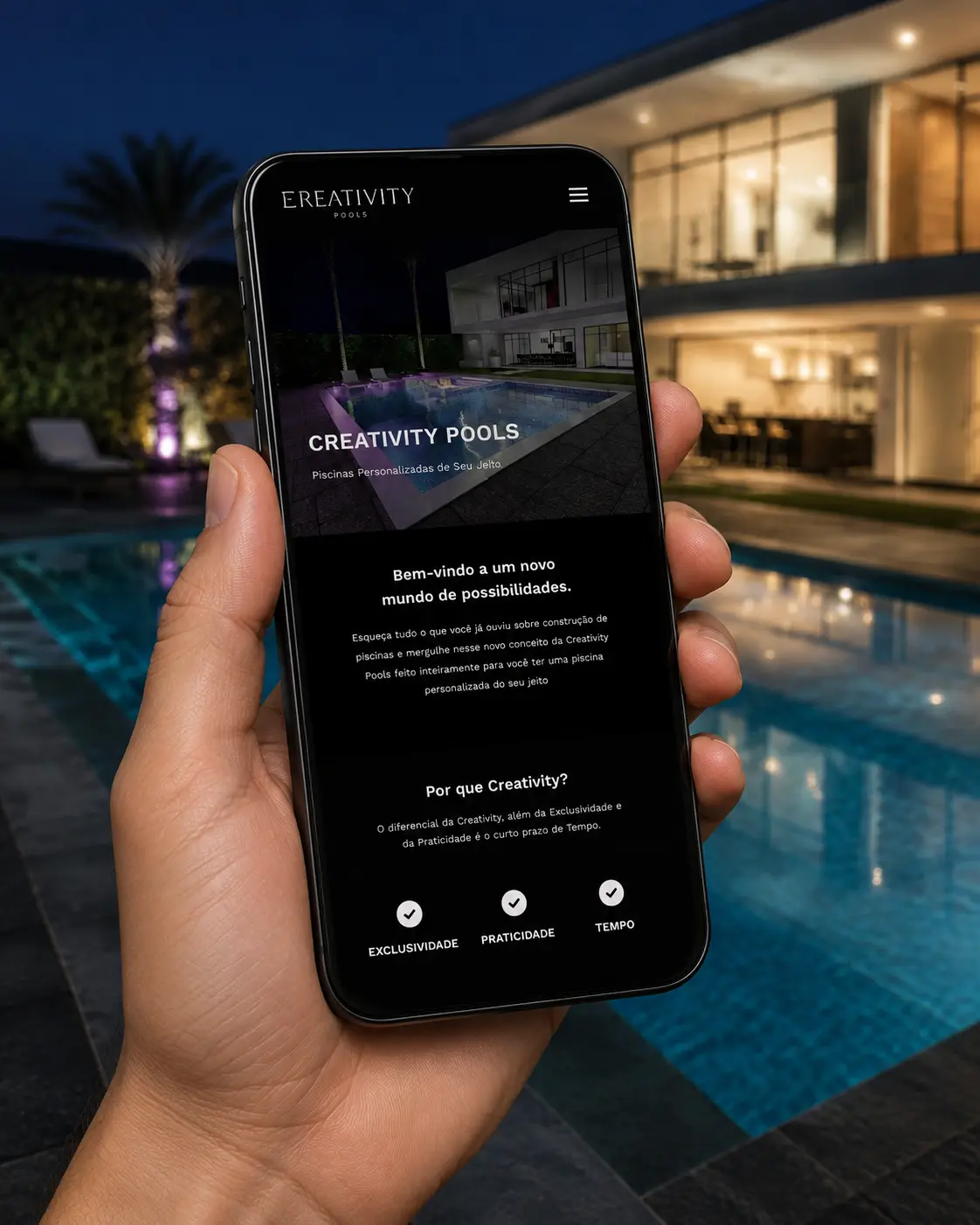 Mockup de celular mostrando o site da Creativity Pools em uma apresentação mobile